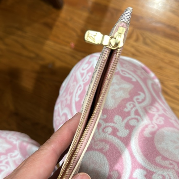 Authentic Neverfull large pouch! Damier Azur with strap! - Picture 7 of 17